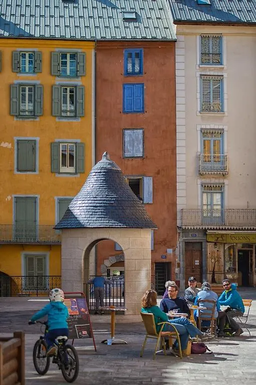 Maison A Tour Briancon Apartment