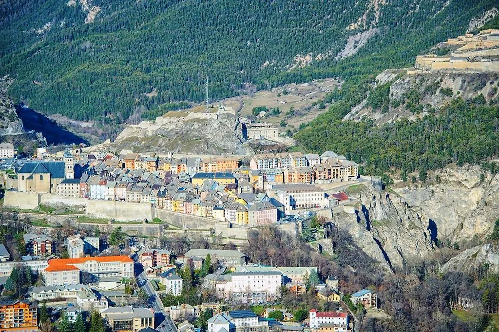 Maison A Tour Briancon France