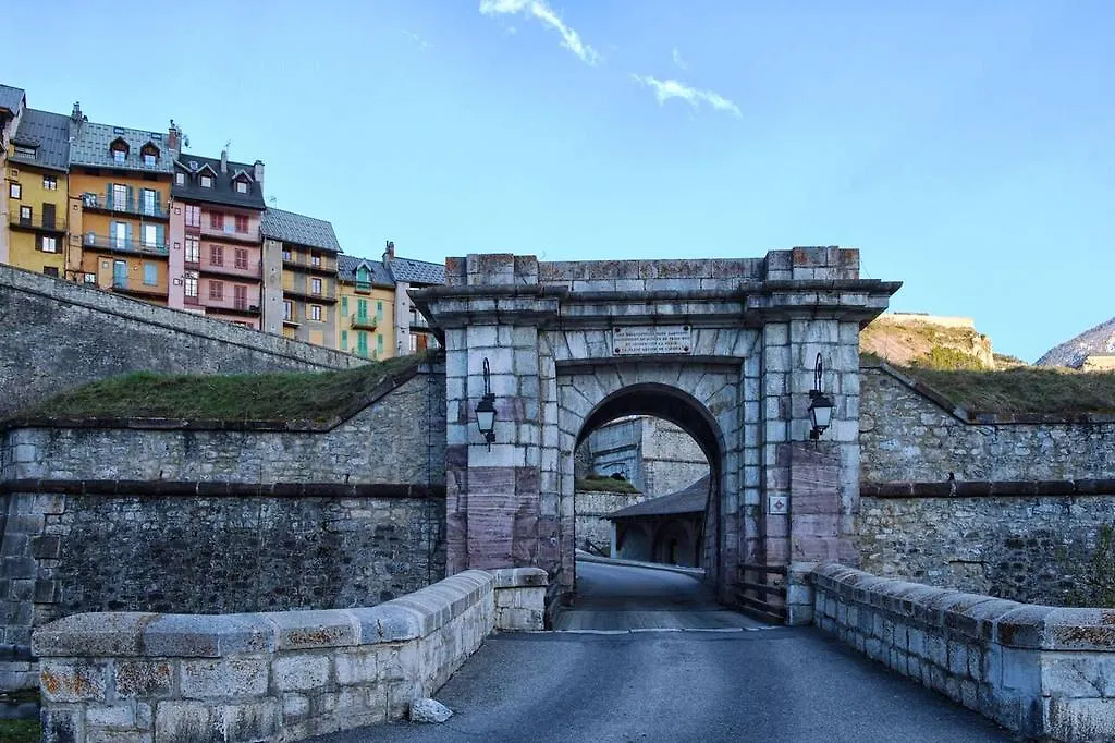 Maison A Tour Briancon France