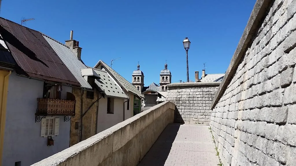 Maison A Tour Briancon